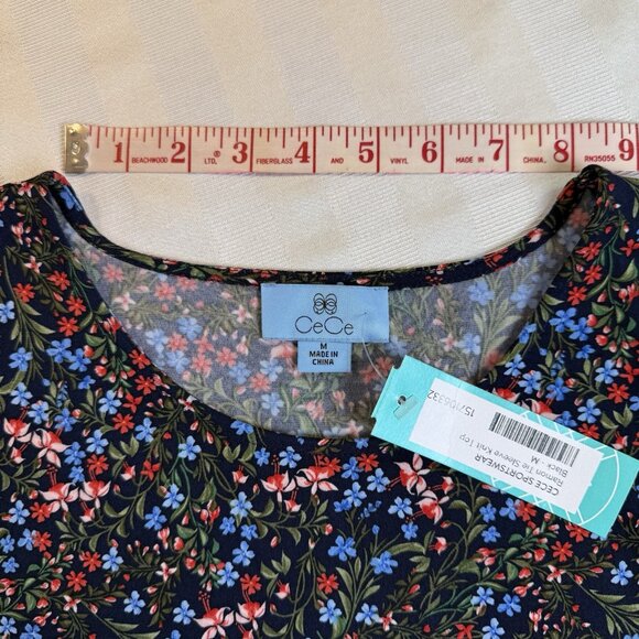 CeCe Floral Roman Tie Short Sleeve Knit Top Sz M NWT - Picture 4 of 12